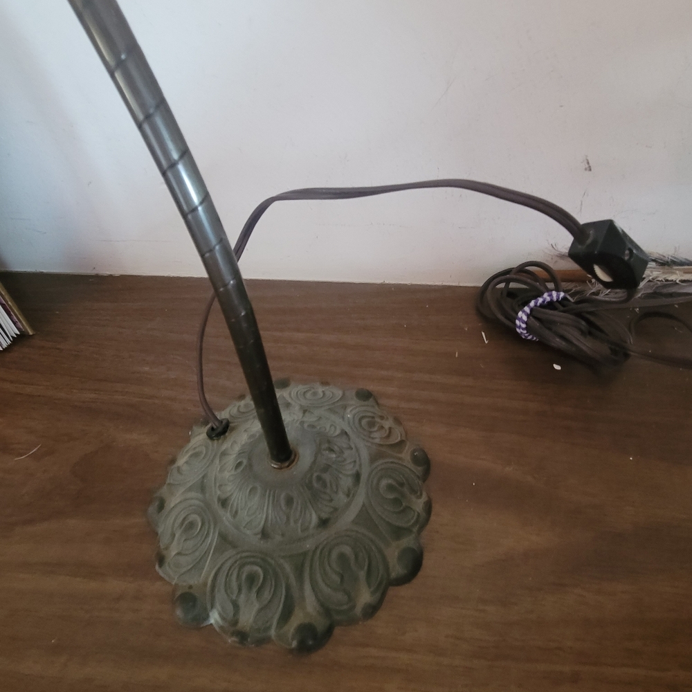 Antique Art deco tulip lily brass table lamp - Picture 6 of 16
